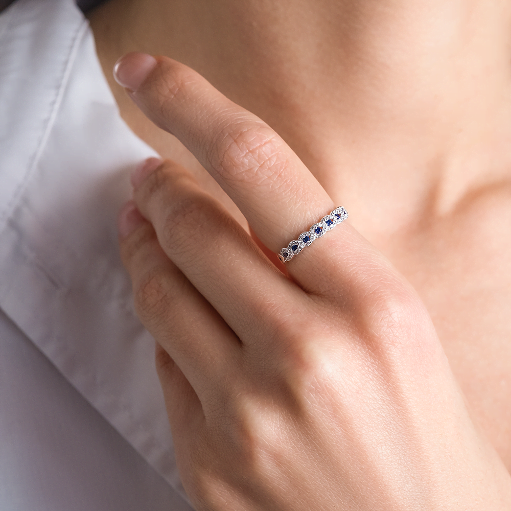 Серебряное кольцо с фианитами от интернет магазина JEWELIN