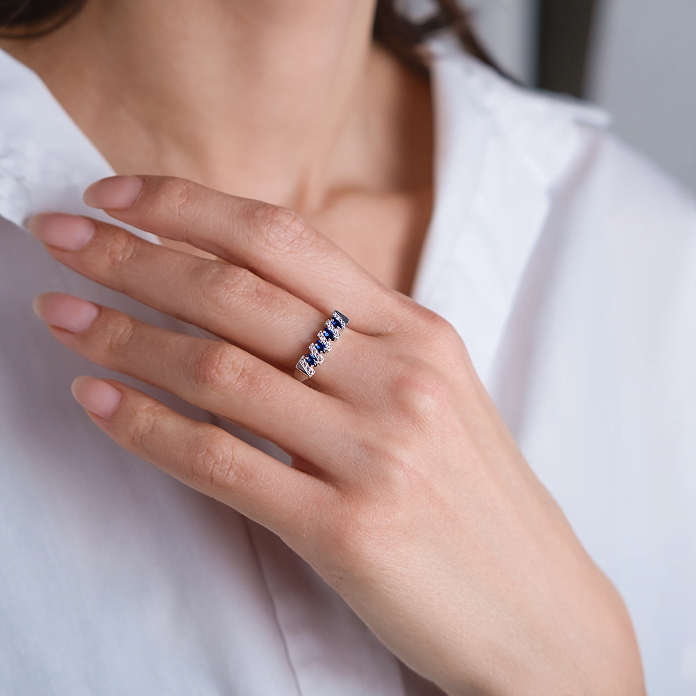 Серебряное кольцо с фианитами от интернет магазина JEWELIN