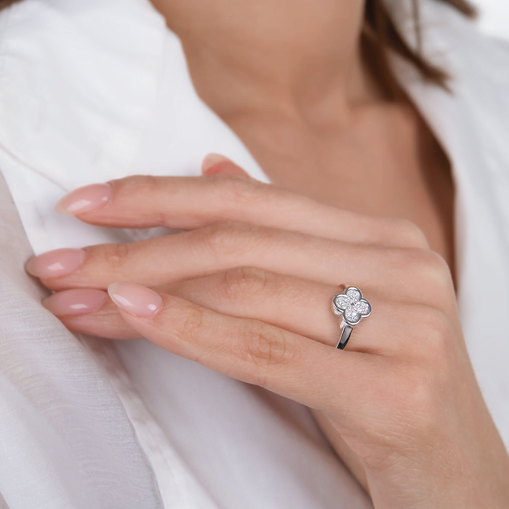 Серебряное кольцо с фианитами от интернет магазина JEWELIN